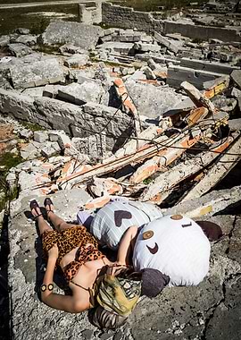 Overwhelmed from an unusual destiny on the green mounta ...