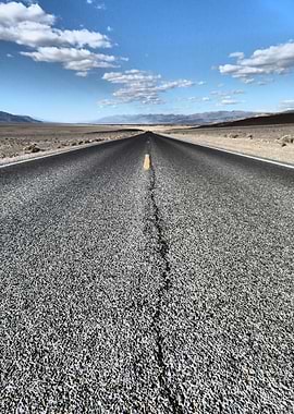 Deserted Road in the Desert: Road to nowhere in Death V ...