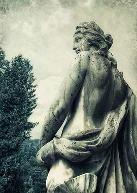 the Crying of Statue