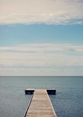 A minimal sea landscape