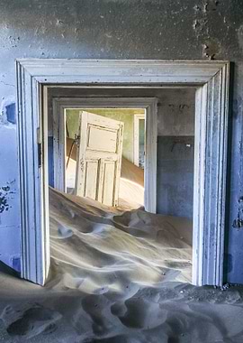 Picture was shot in 2011 very early in the morning at K ...