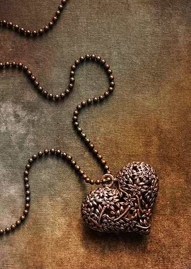 Heart shaped pendant