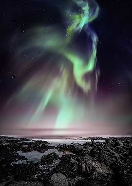 Aurora and the sea