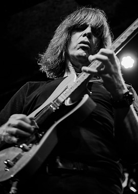 Mike Stern playing guitar
