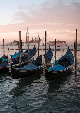 Waiting for the tourists