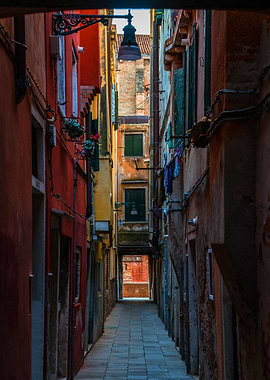 Narrow alleys of Venice