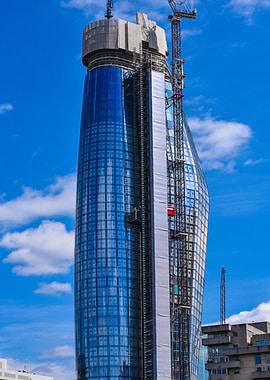 London Highriser in Summer