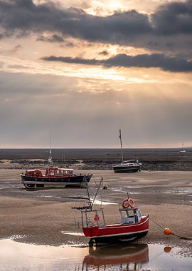 Wells Quay Boats Sunrise