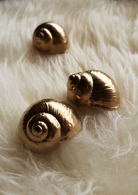 Golden snails fur