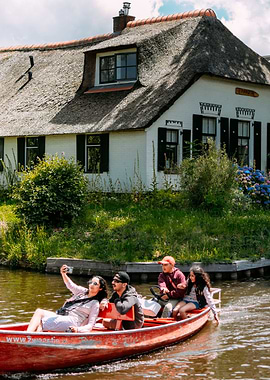 Giethoorn water selfie