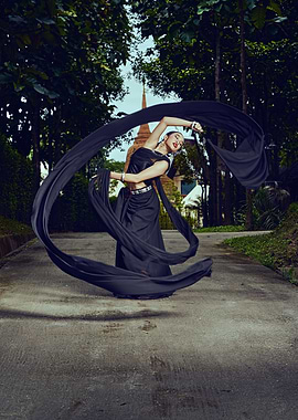 Mali Dancer in Black