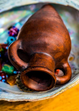 Toy Amphora Scallop Shell