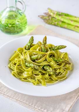 Pasta with asparagus