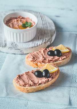 Sandwich with liver pate