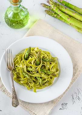 Spinach fettuccine