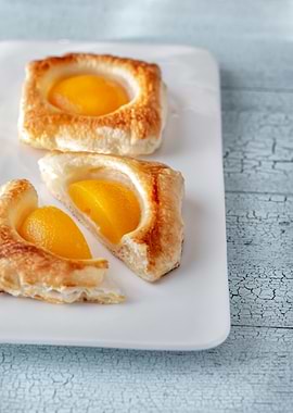 Pastry with canned peaches