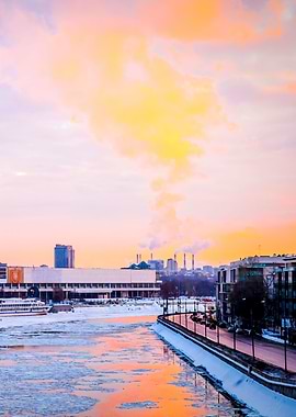 Moscow River Sunset Right