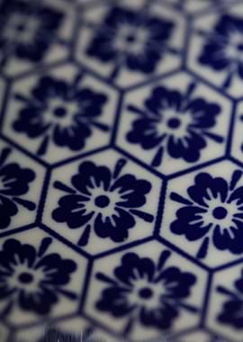 Blue flowers pattern plate