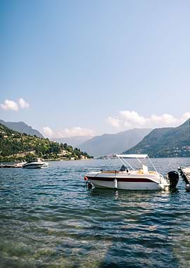 Port of lake Como