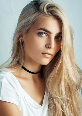 blonde girl portrait