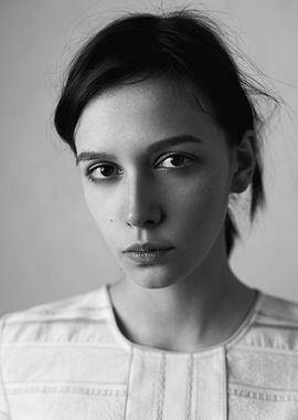 bw girl portrait