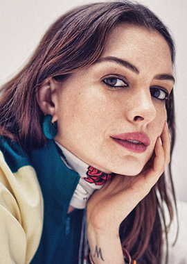 Anne Hathaway portrait ame