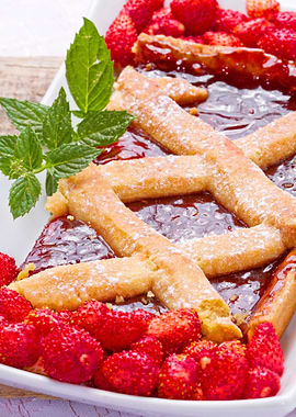 tart with wild strawberry