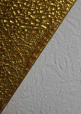 Golden cracked paint macro