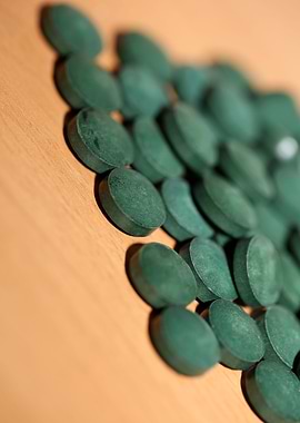 Spirulina platensis pills