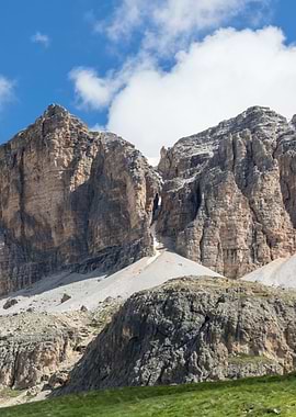 rocky mountain and cloudy