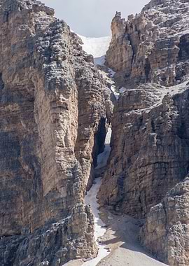 rocky mountain and cloudy