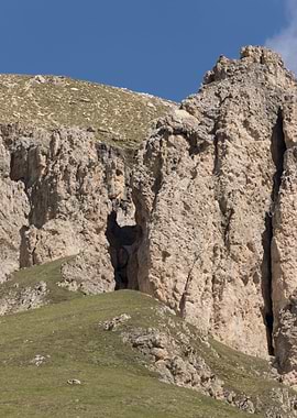 rocky mountain and cloudy