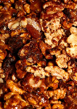 Caramelized nuts macro