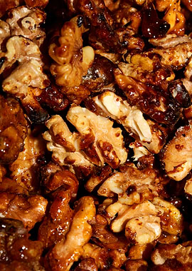 Caramelized nuts macro