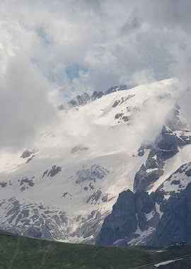rocky mountain and cloudy