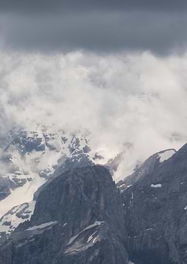 rocky mountain and cloudy