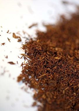 Rolling tobacco leaves