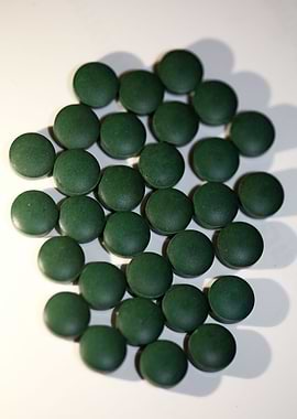 Spirulina platensis pills