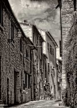 In the alleys of Italy