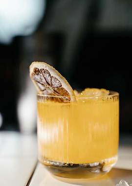 table glass yellow lemon