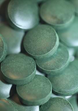 Spirulina green pills