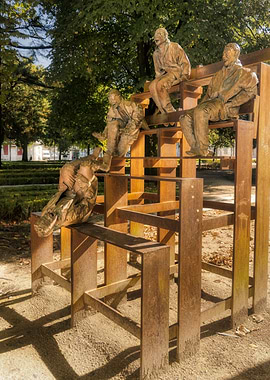 The mocking sculptures Set