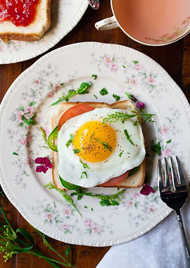 egg toast breakfast
