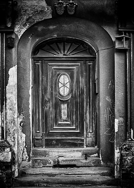 Old house,door,B&W,street