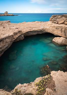 Grotta della poesia Apulia