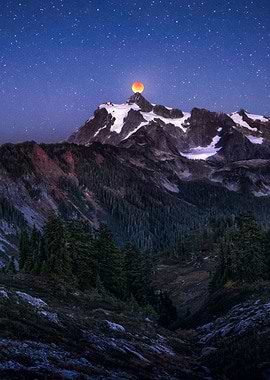Blood Moon over Shuksan