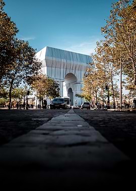 Wrapped triumphal arch