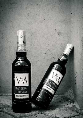 Black and While Liquor