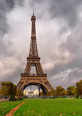 Eiffel Tower takes a nap