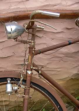 Rusty old bicycle 02